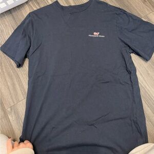 Navy vineyard vines tee